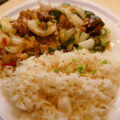 Gemakkelijke en Lekkere Chinese kip met champignons en paksoi.