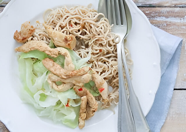 Gemarineerde kipreepjes op Indonesische wijze met spitskool en….