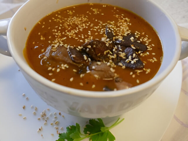Geroosterde pompoensoep met shiitakes en sesamzaadjes….