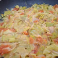 Gestoofde prei met tomaat