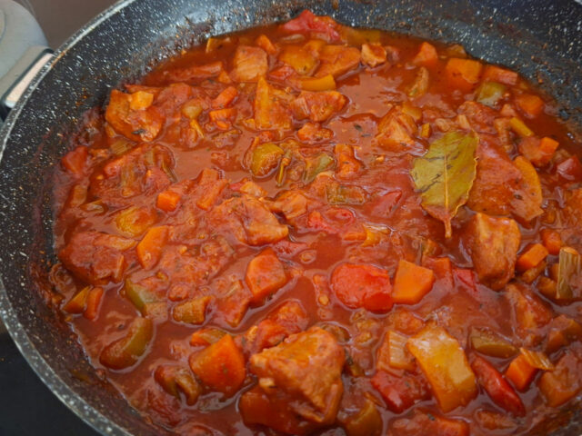 Goulash met veel groenten