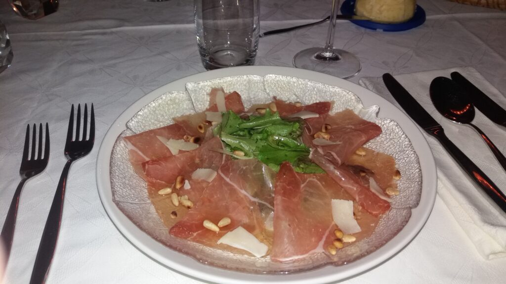 Carpaccio van luchtgedroogde ham