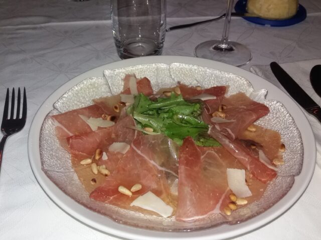 Carpaccio van luchtgedroogde ham