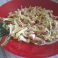 IJsbergsla met granaatappelpitjes en feta