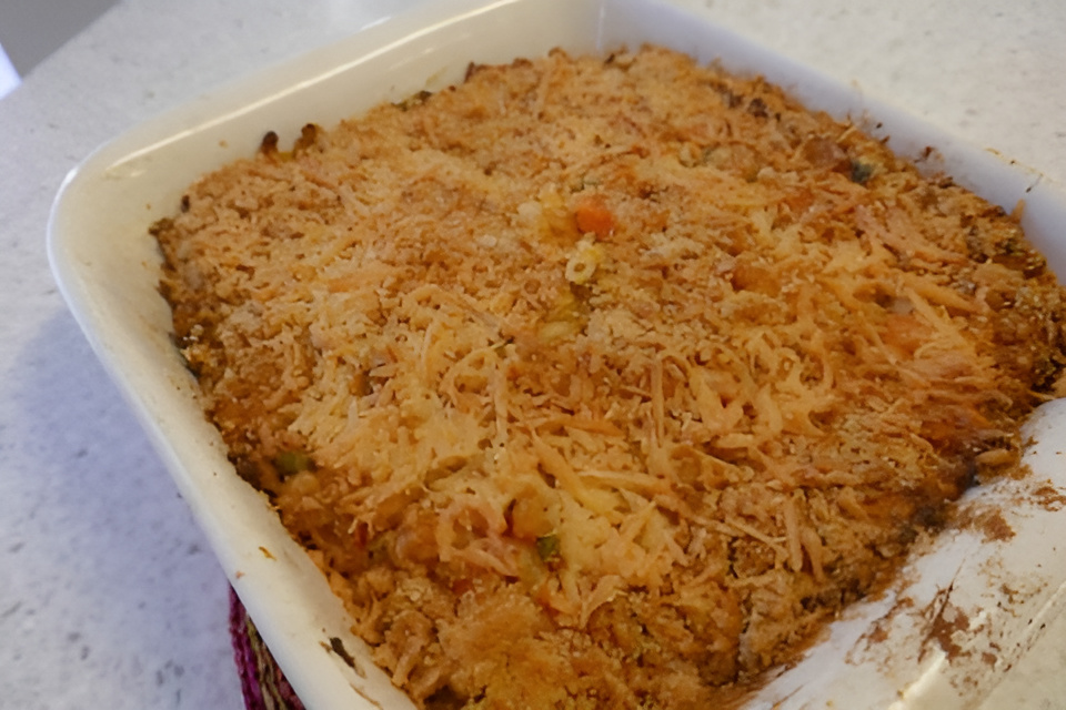 Indische macaroni ovenschotel.