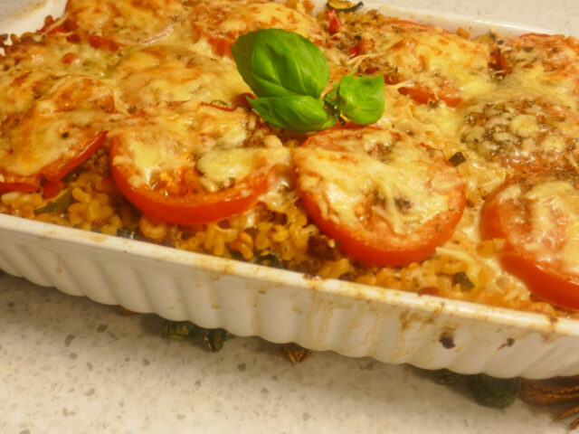 Italiaanse macaroni ovenschotel met gehakt en veel groente