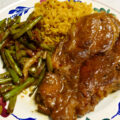Ketjap karbonades met kruidige nasi en sambal boontjes