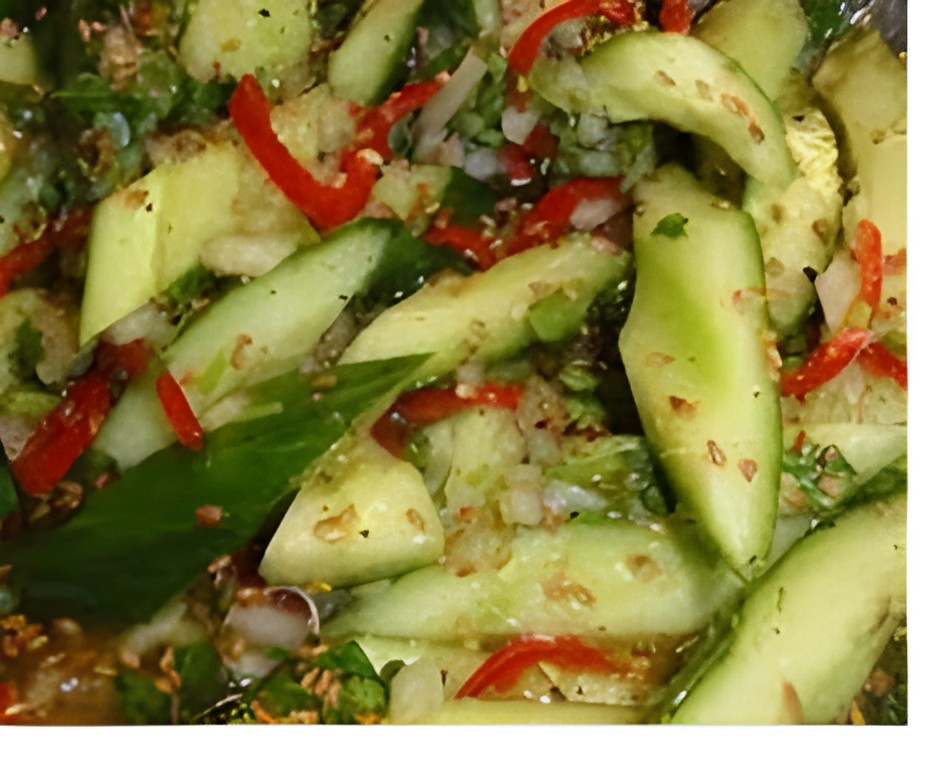 Thaise komkommersalade bij de ((BBQ ))