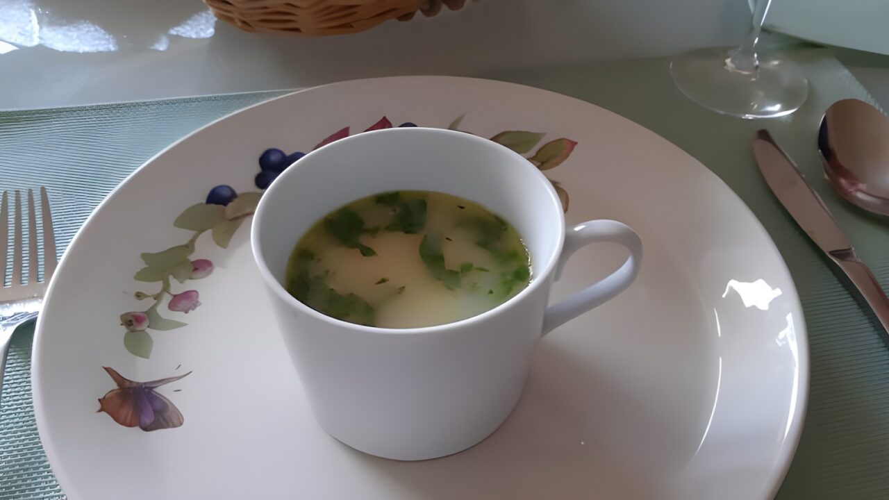 Amusesoep met avocado en sambal brandal, foto 1