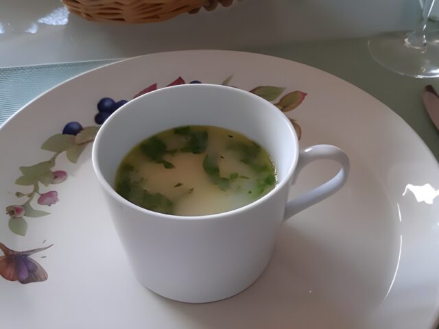Amusesoep met avocado en sambal brandal