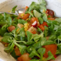 Knapperige, kleurige zomersalade……