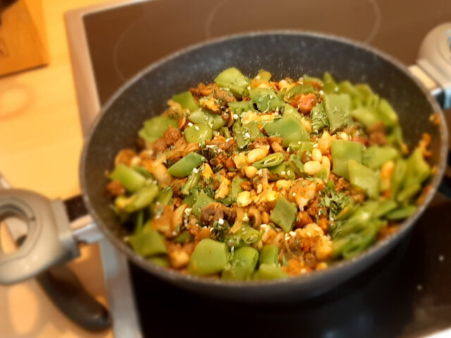 Lekker pittig bonenpannetje met champignons en gehakt