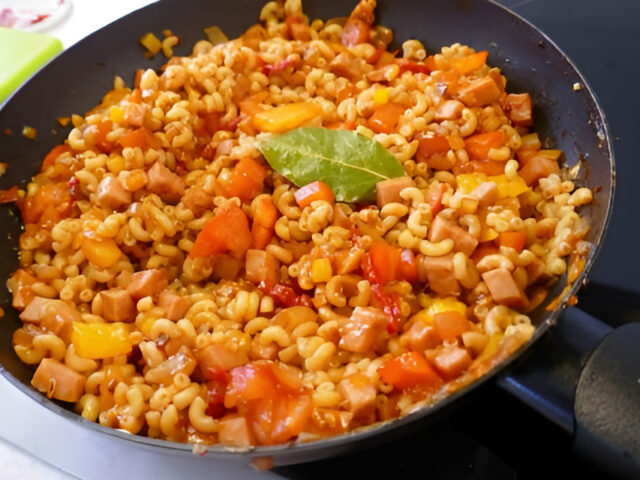 Licht Pittig Indisch Macaronipannetje