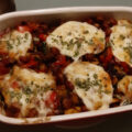 Italiaanse kapucijnerschotel met paprika, courgette, champignons en buffelmozzarella