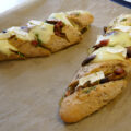 Met Camembert Gevulde Baguette…….