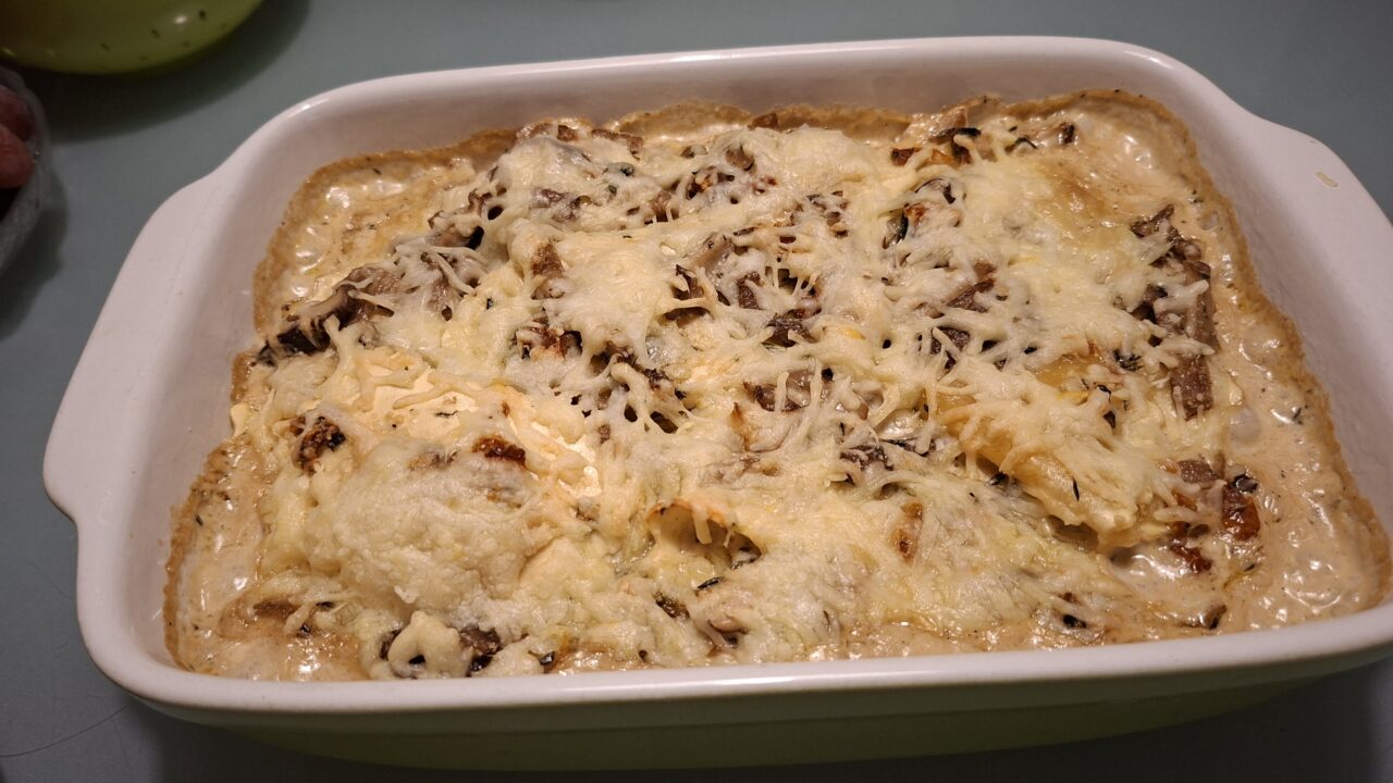 Romige mezzalune pasta met shiitake, oesterzwammen en gedroogde tomaat, foto 1