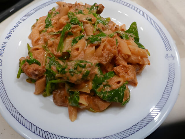Mini penne met babyspinazie , chorizo en meer lekkernijen…..