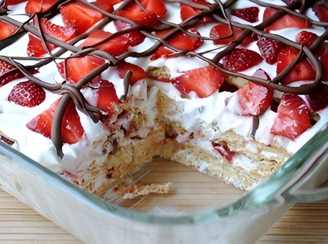 Moederdag – Aardbeientaart…….. Lekker No Bake.