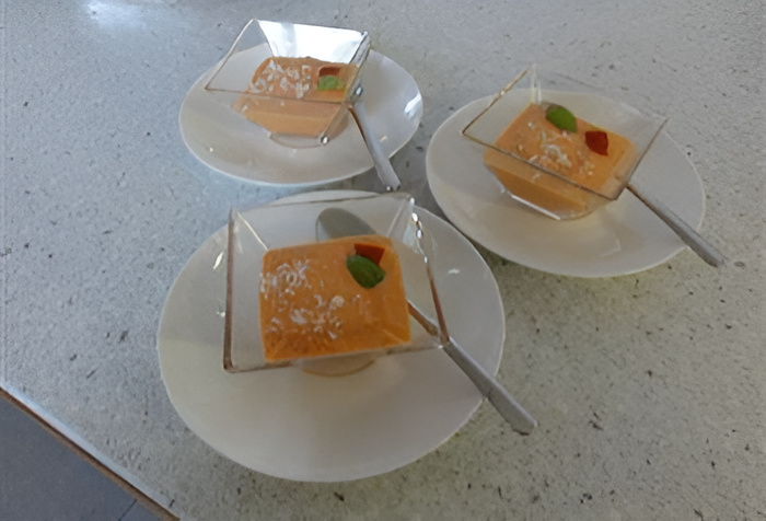 Mousse van geroosterde paprika.