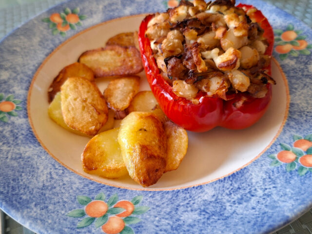 Paprika gevuld met tonijn uit de oven