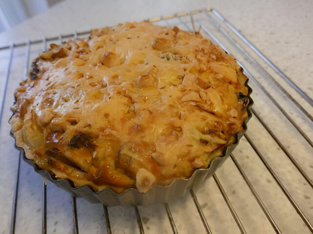 Pastinaak- Paddenstoelentaart met Komijnekaas en Hazelnoten….
