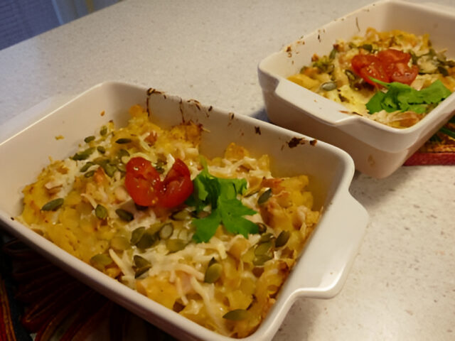 Penne met Romige Saus van Flespompoen , spekjes en kaas.