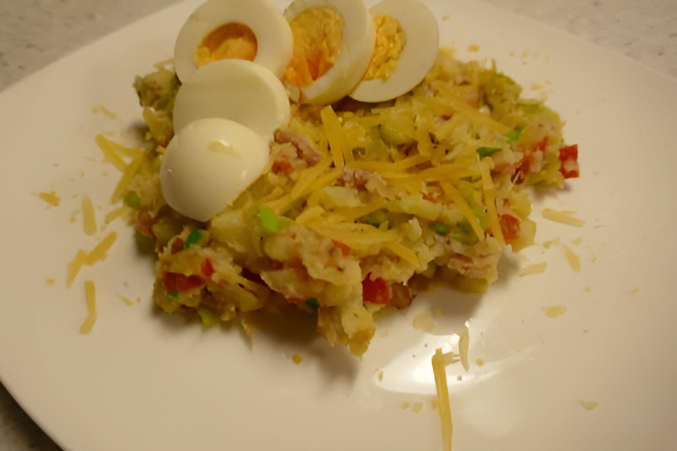 Perfect Prei-Paprika-Stamppotje met Spekjes, Kaas en een Eitje van P G
