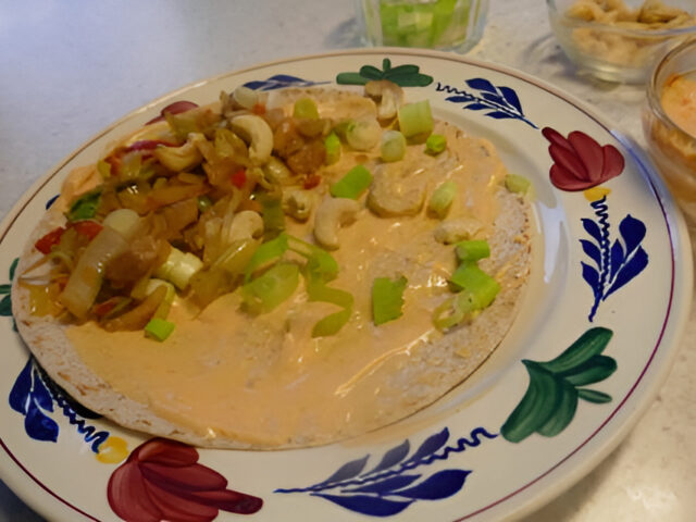 Pittige Chinese wrap met veel groente…en cashewnoten….
