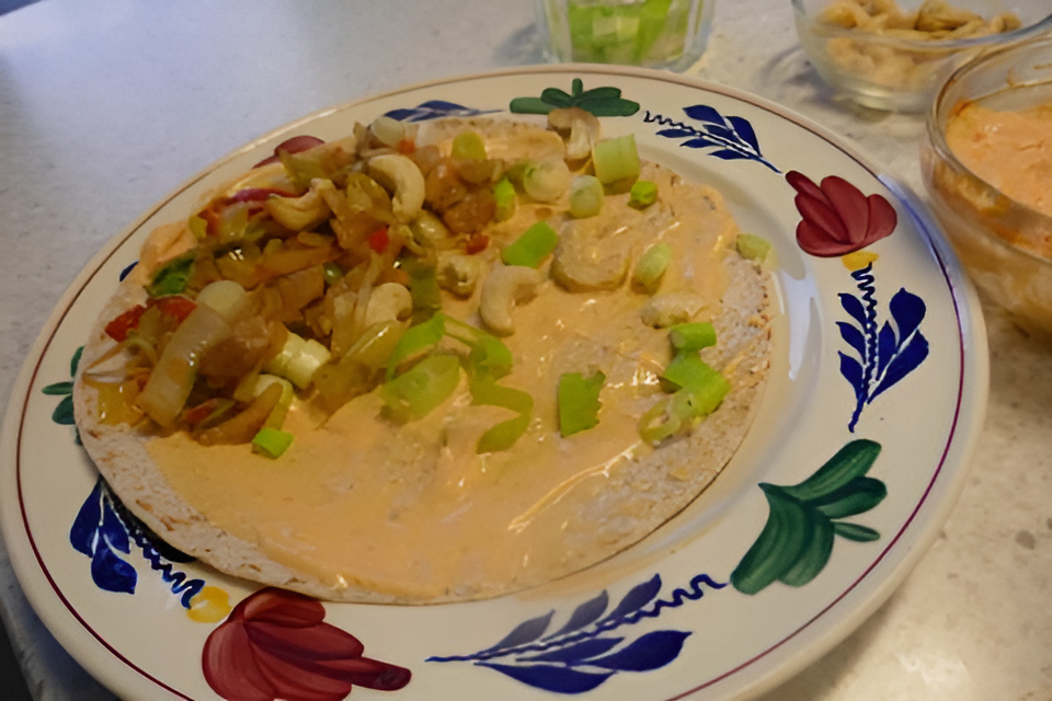 Pittige Chinese wrap met veel groente...en cashewnoten....