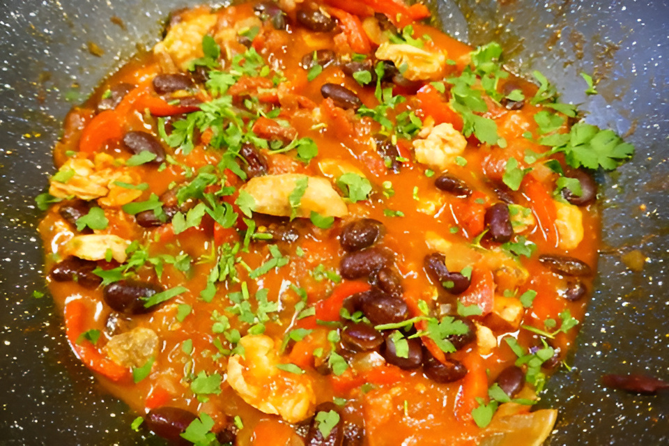 Pittige kidneybonenschotel met kipfilet slank en snel.