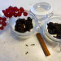 Pruimen met vanilleyoghurt