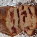 Pruimencake met een knapperige bovenlaag