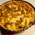 Quiche met geitenkaas, gemengde paddenstoelen , walnoten en tijm.