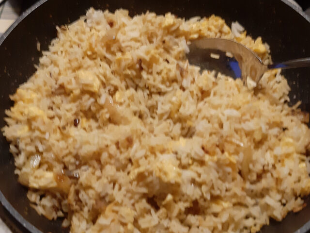 Gebakken rijst, nasi met roerei