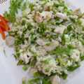 Rijstsalade met groene groenten en kalkoen…