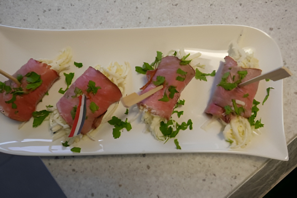 Rosbiefrolletjes met appel-selderijsalade....