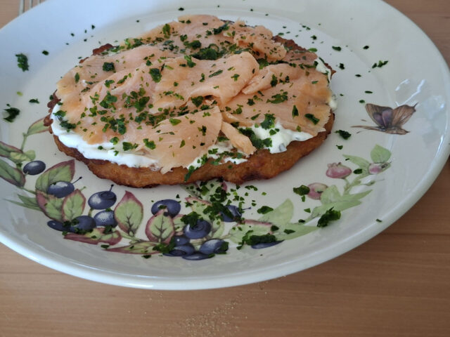 Rösti met kruidenkwark en gerookte zalm