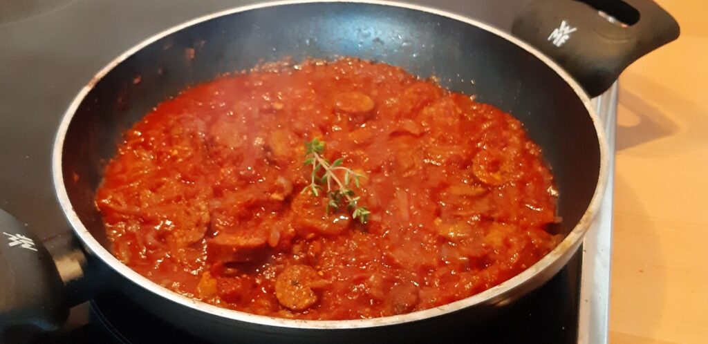 Frans Stoofpotje met saucijzen – Rougail Saucisses