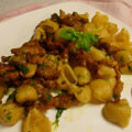 Schelpjespasta met Shoarmareepjes en Champignons….