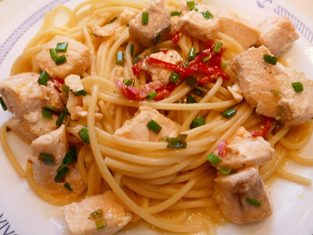 Spaghetti met verse zalm en een zalige gruyère roomsaus.