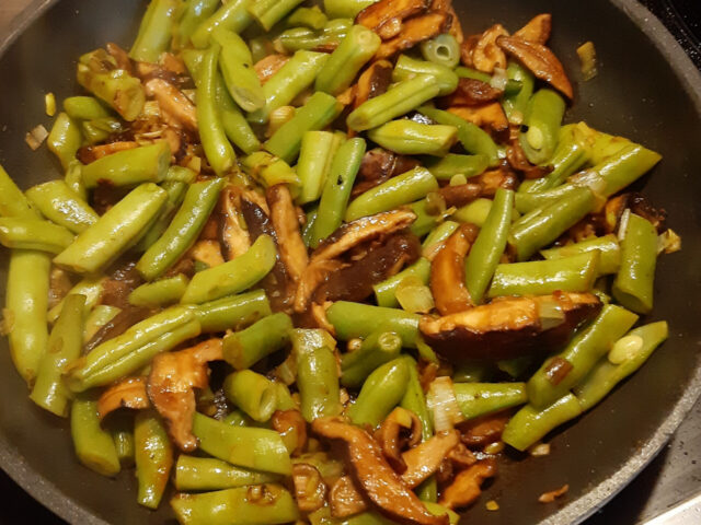 Sperziebonen met shiitake, lekker Aziatisch gekruid