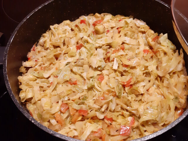 Spitskoolcurry