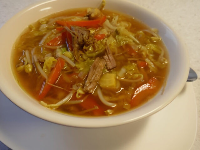 Sup Daging Sapi ( Soep met rundvlees en veel groente )
