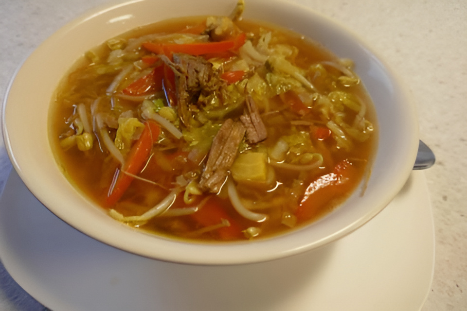 Sup Daging Sapi ( Soep met rundvlees en veel groente )