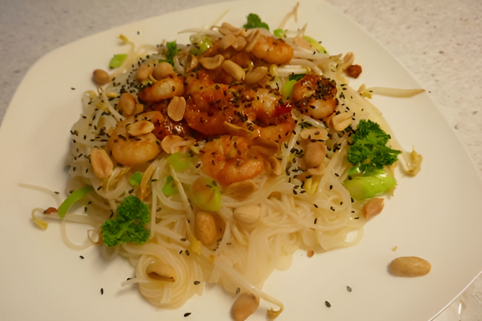 Super Easy Oosterse mihoen met gemarineerde knoflook garnalen
