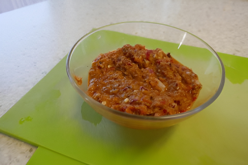 Thaise boemboe rode curry zelf maken is zó gebeurd .