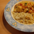 Thaise rode viscurry met kabeljauw, paprika, tomaat en doperwten, snel recept