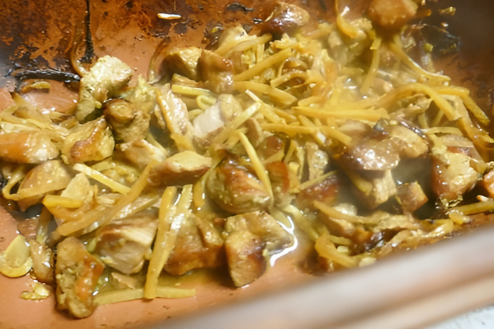 Thaise Varkensstoofpot met bamboescheutjes uit de oven.