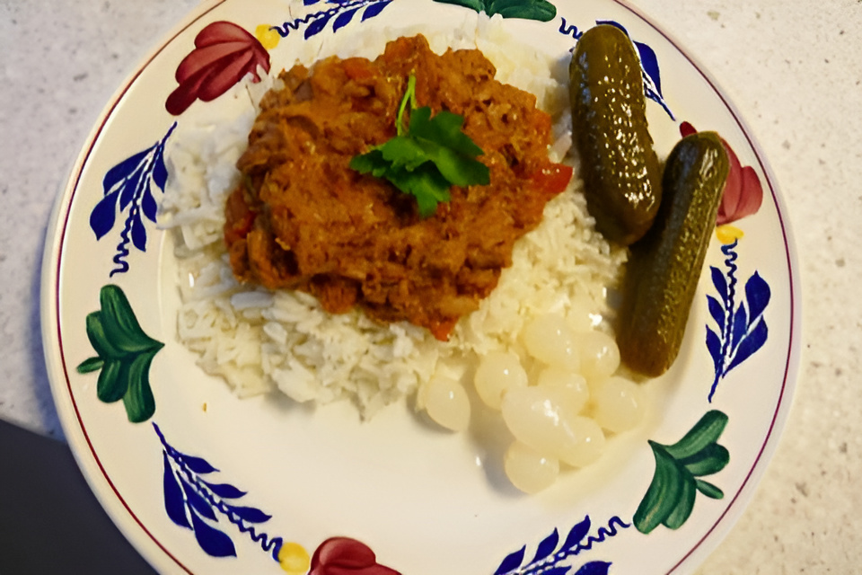 Tonijn in pittige tomaten ketjap saus