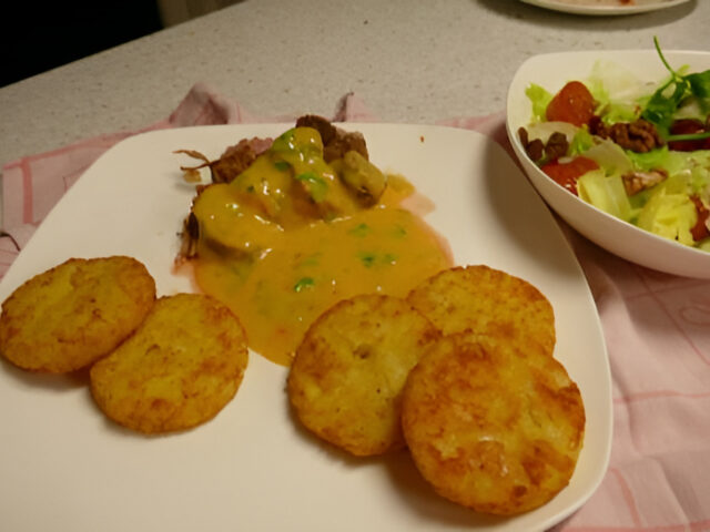 Varkenshaasje in lichtpittige mangosaus